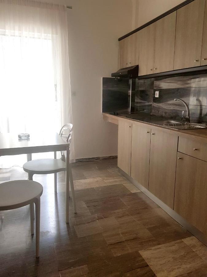 Hotel Kostas Olympiakí Aktí Екстериор снимка