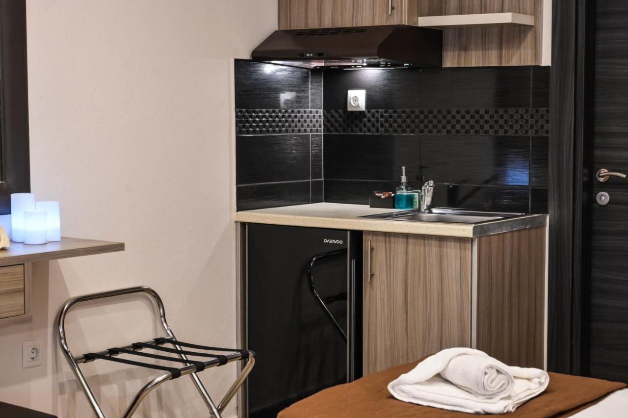 Hotel Kostas Olympiakí Aktí Екстериор снимка