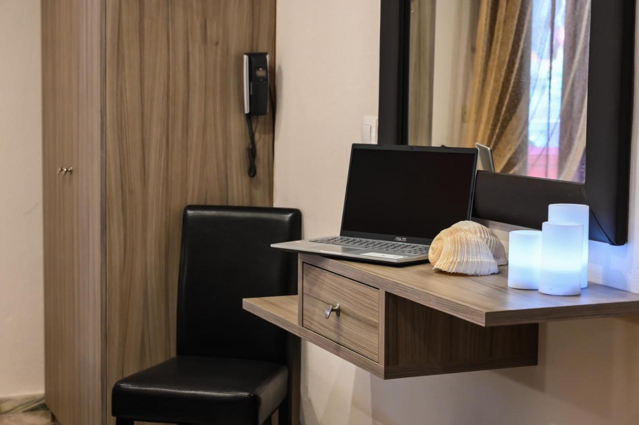Hotel Kostas Olympiakí Aktí Екстериор снимка