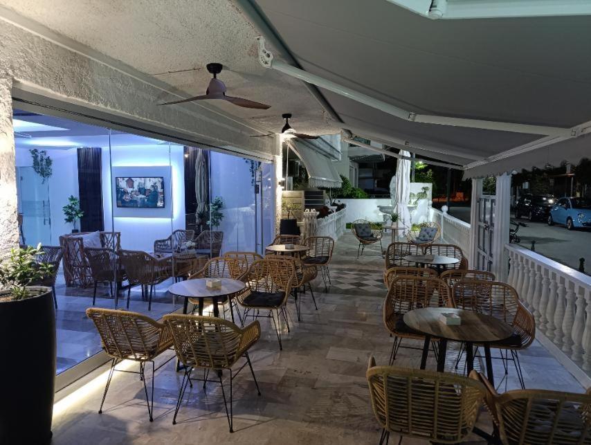 Hotel Kostas Olympiakí Aktí Екстериор снимка