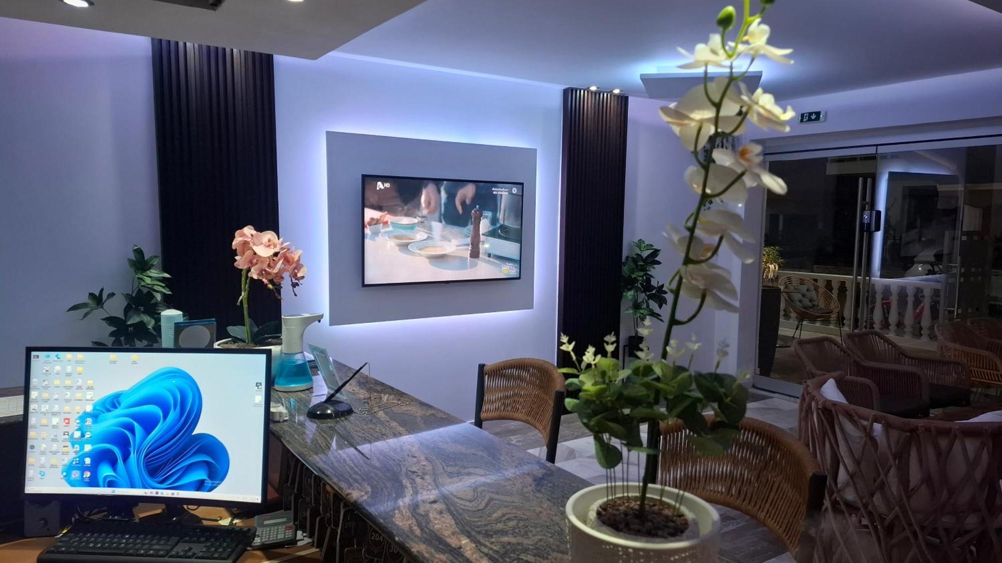 Hotel Kostas Olympiakí Aktí Екстериор снимка