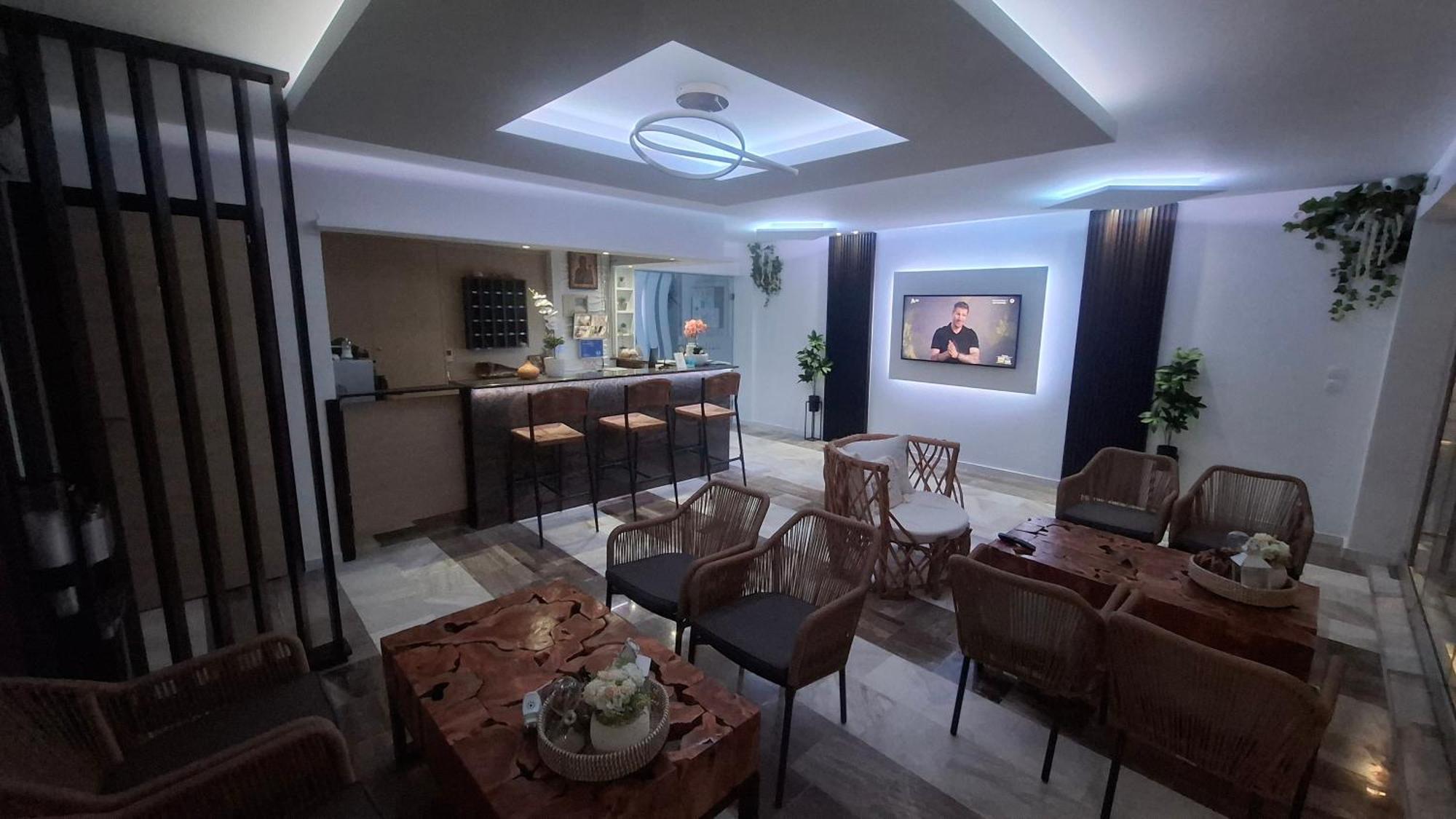 Hotel Kostas Olympiakí Aktí Екстериор снимка