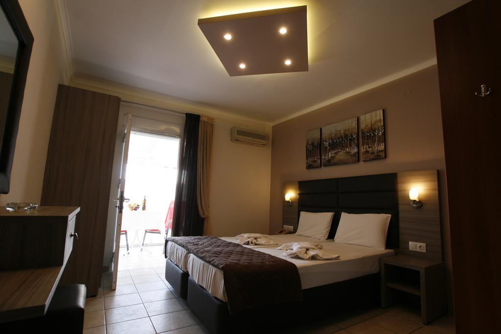 Hotel Kostas Olympiakí Aktí Екстериор снимка